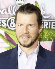 Eric Mabius